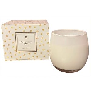 Huntington Home Peppermint Bark Soy Blend scented Candle in Gift Box